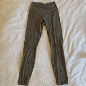 HeyNuts High-Waisted gay-green Leggings